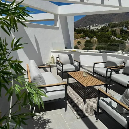 Casa Maddie - Panoramic View Penthouse * Estepona