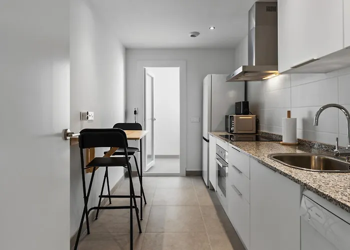 Casa Maddie - Panoramic View Penthouse アパート エステポナ