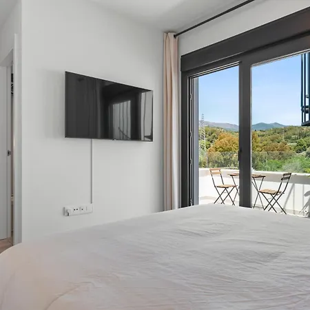 Casa Maddie - Panoramic View Penthouse 아파트 에스테포나