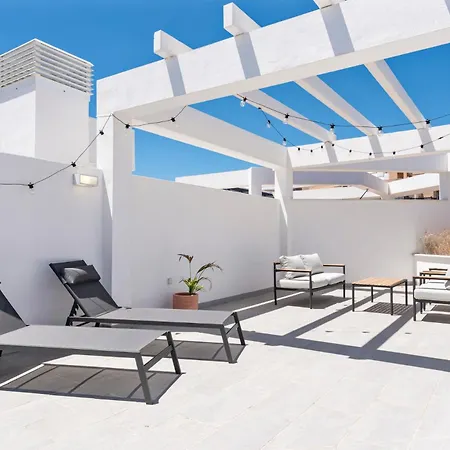 アパート Casa Maddie - Panoramic View Penthouse エステポナ