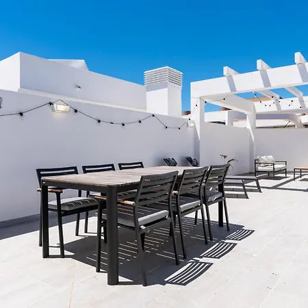 Casa Maddie - Panoramic View Penthouse エステポナ